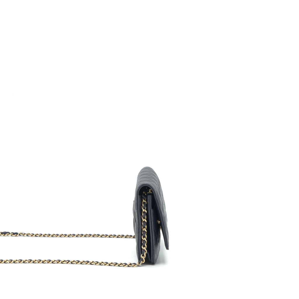 chanel-classic-wallet-on-chain-caviar-navy-blue-lghw-1