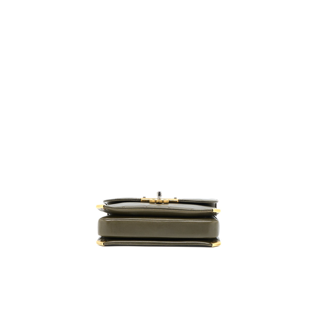 chanel-messenger-flap-bag-oliver-green-ruthenium-ghw
