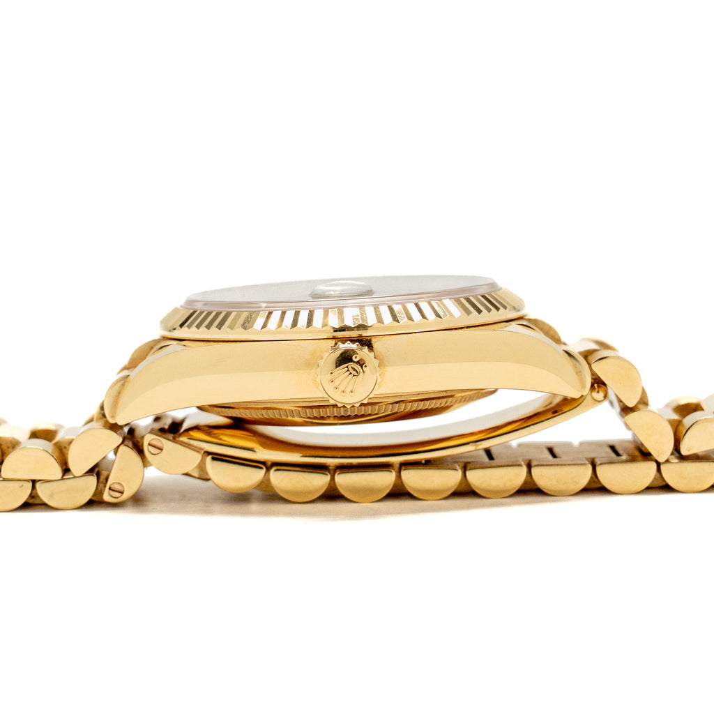rolex-day-date-36mm-oyster-perpetual-green-ombre-diamond-set-dial-president-bracelet-yellow-gold