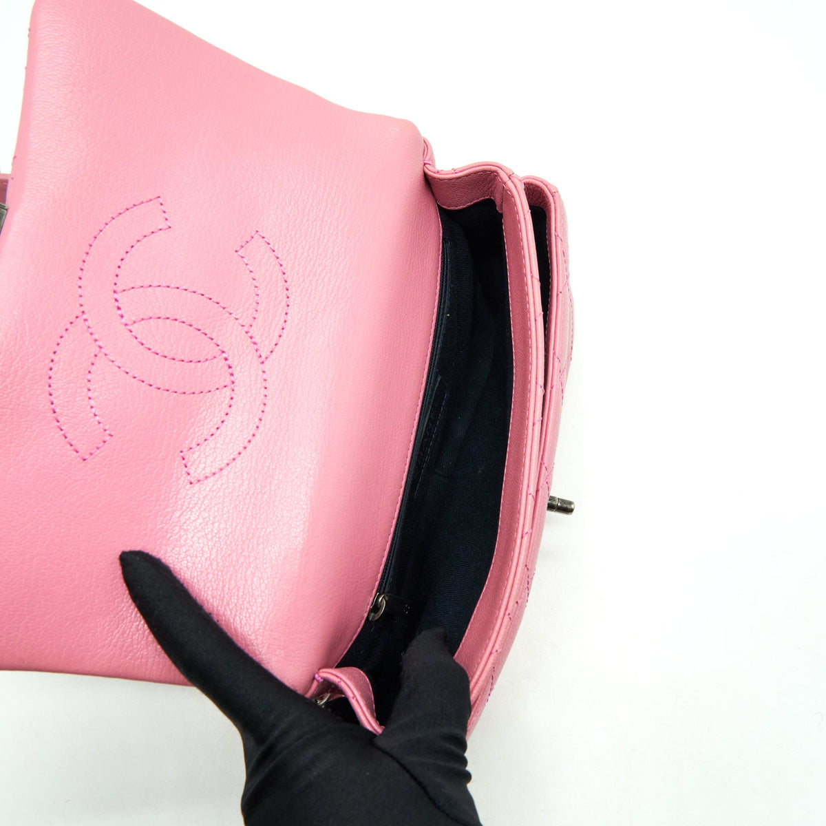 chanel-quilted-flap-cross-body-bag-pink-with-ruthenium-hardware