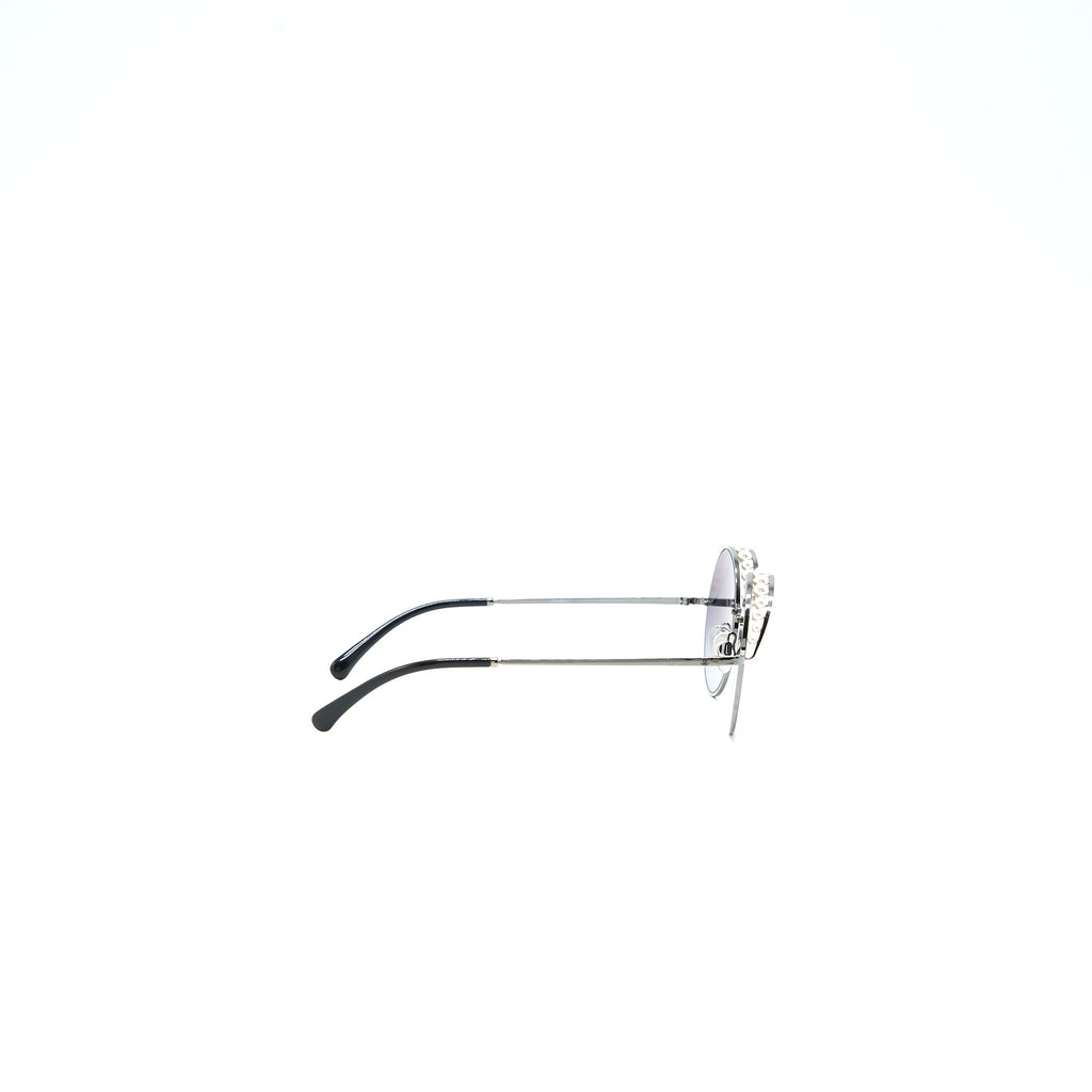 chanel-4234h-round-sunglasses-with-pearl-black-shw