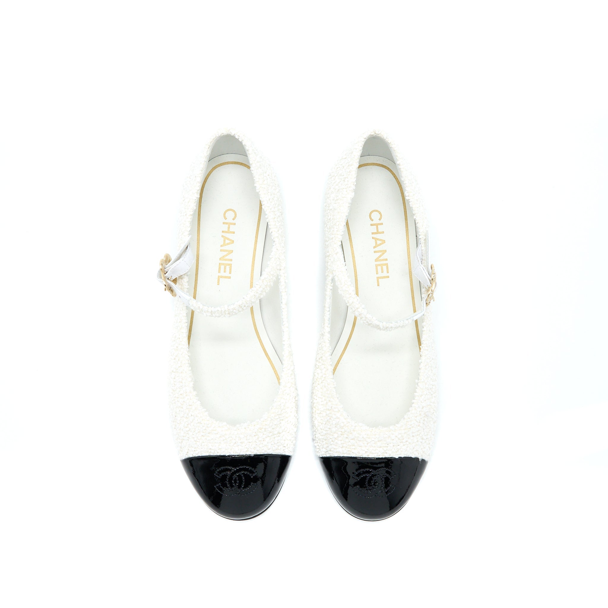 chanel-23c-flat-shoes-fabric-patent-black-white