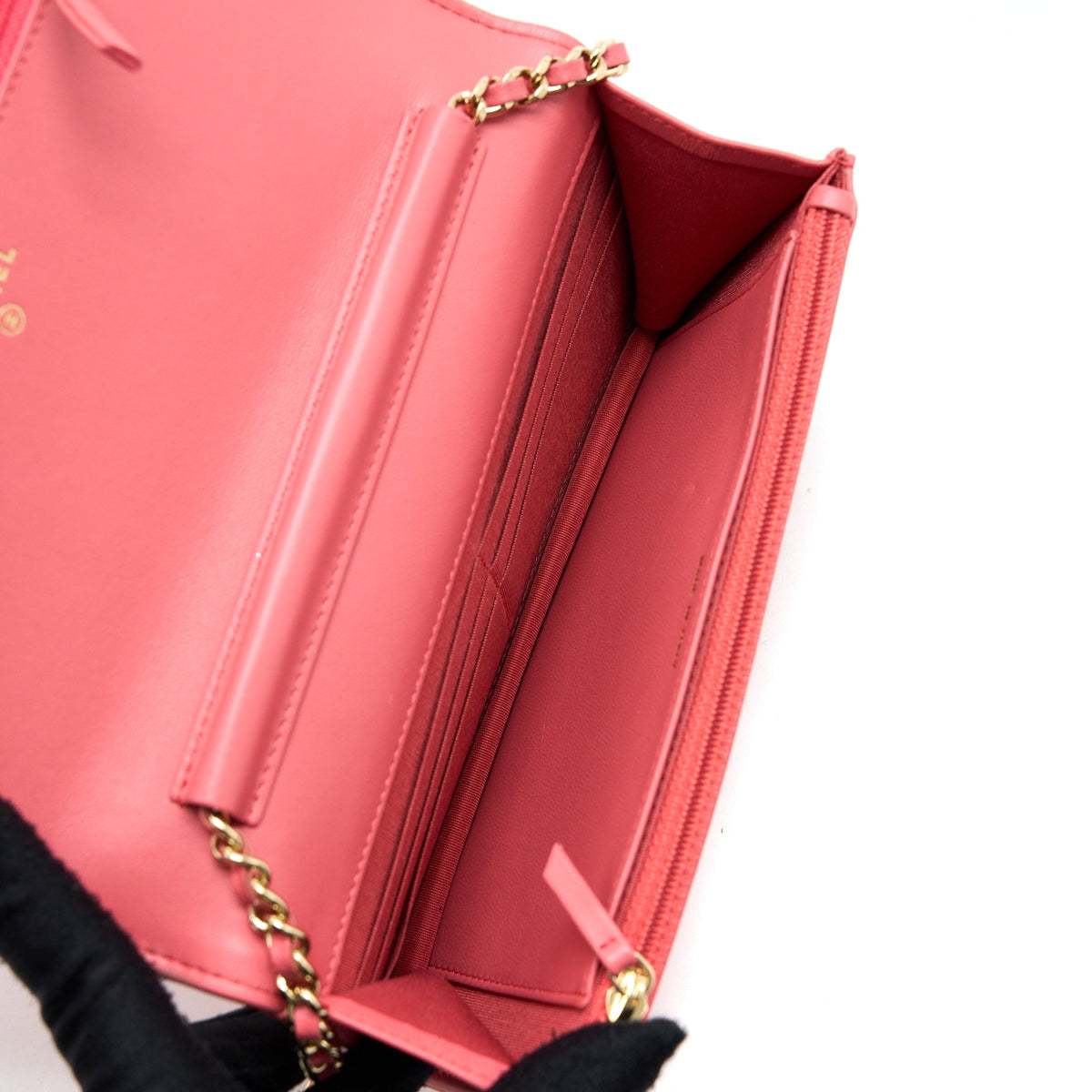 chanel-boy-wallet-on-chain-chevron-calfskin-pink-lghw