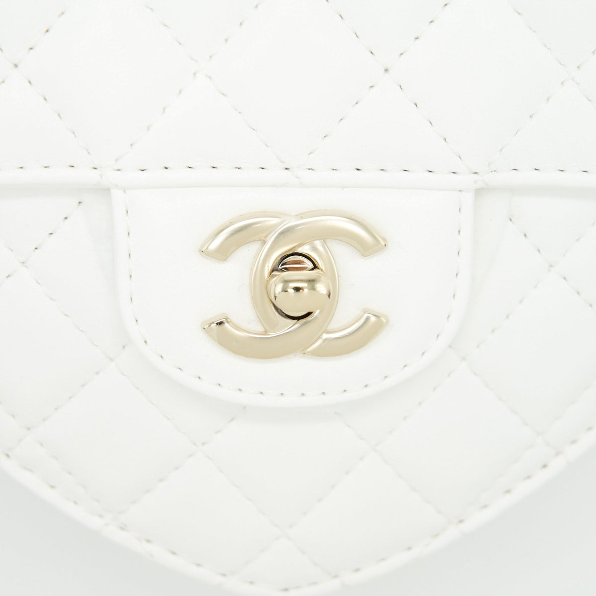 chanel-22s-heart-bag-lambskin-white-lghw-microchip-3