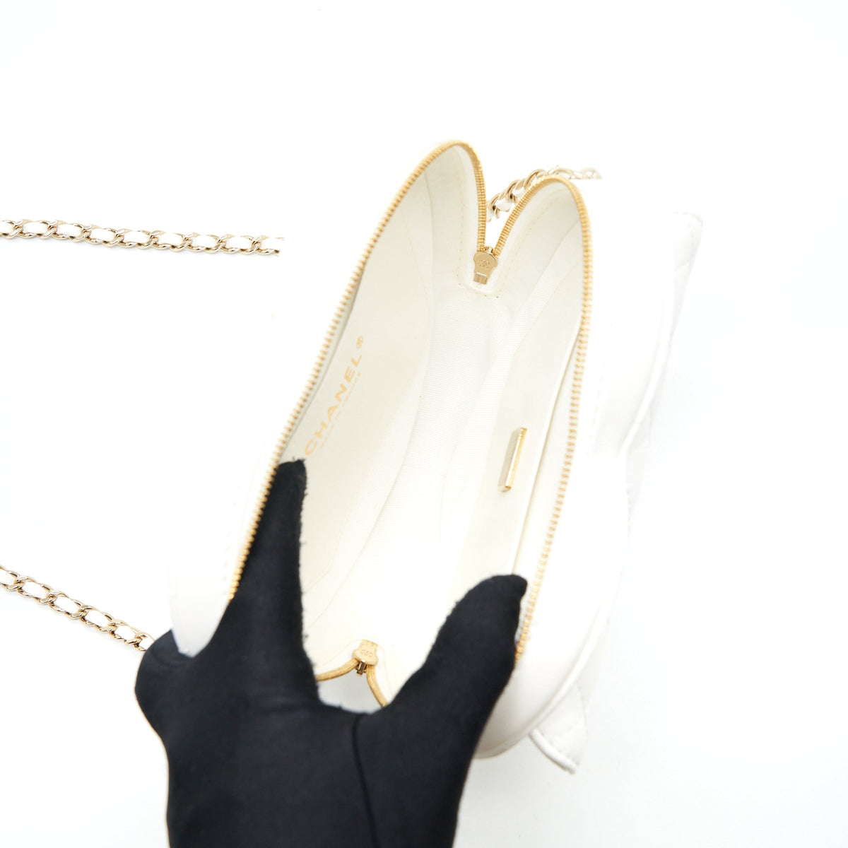 chanel-22s-heart-bag-lambskin-white-lghw-microchip-3