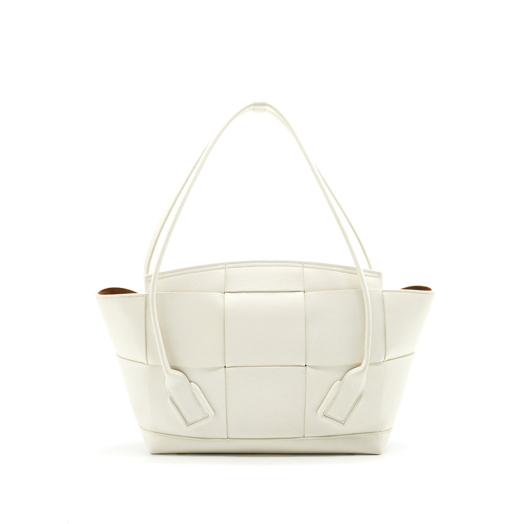 bottega-veneta-pavilion-kuala-lumpur-medium-arco-white