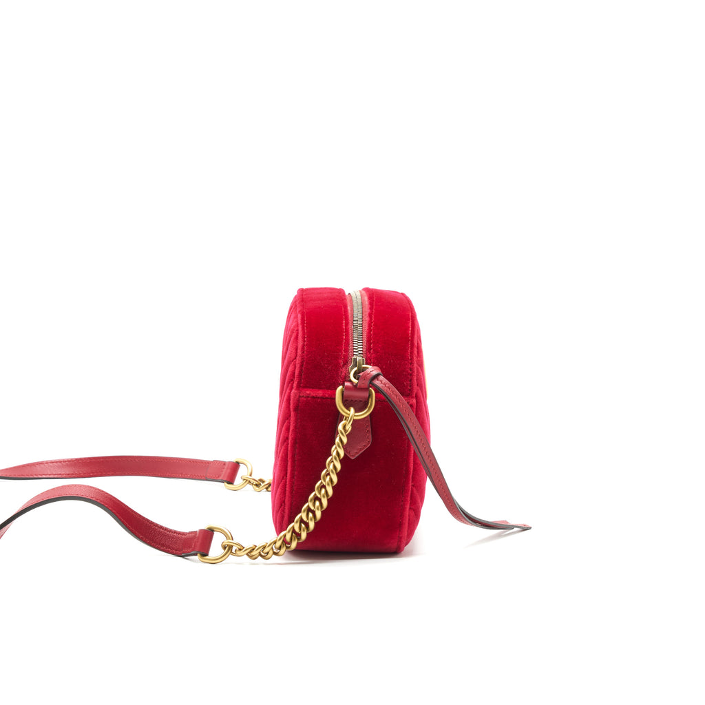 gucci-marmont-valvet-camera-bag-red