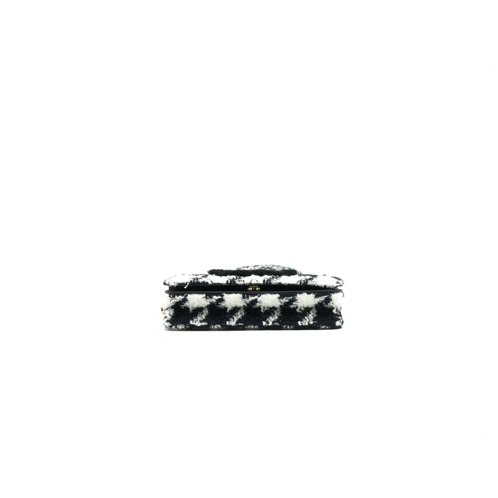 chanel-houndstooth-tweed-wallet-on-chain-black-white