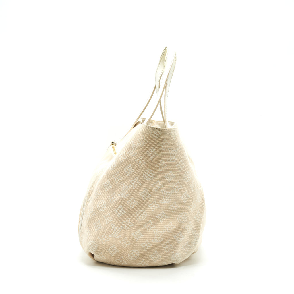 louis-vuitton-canvas-tote-articles-de-voyage