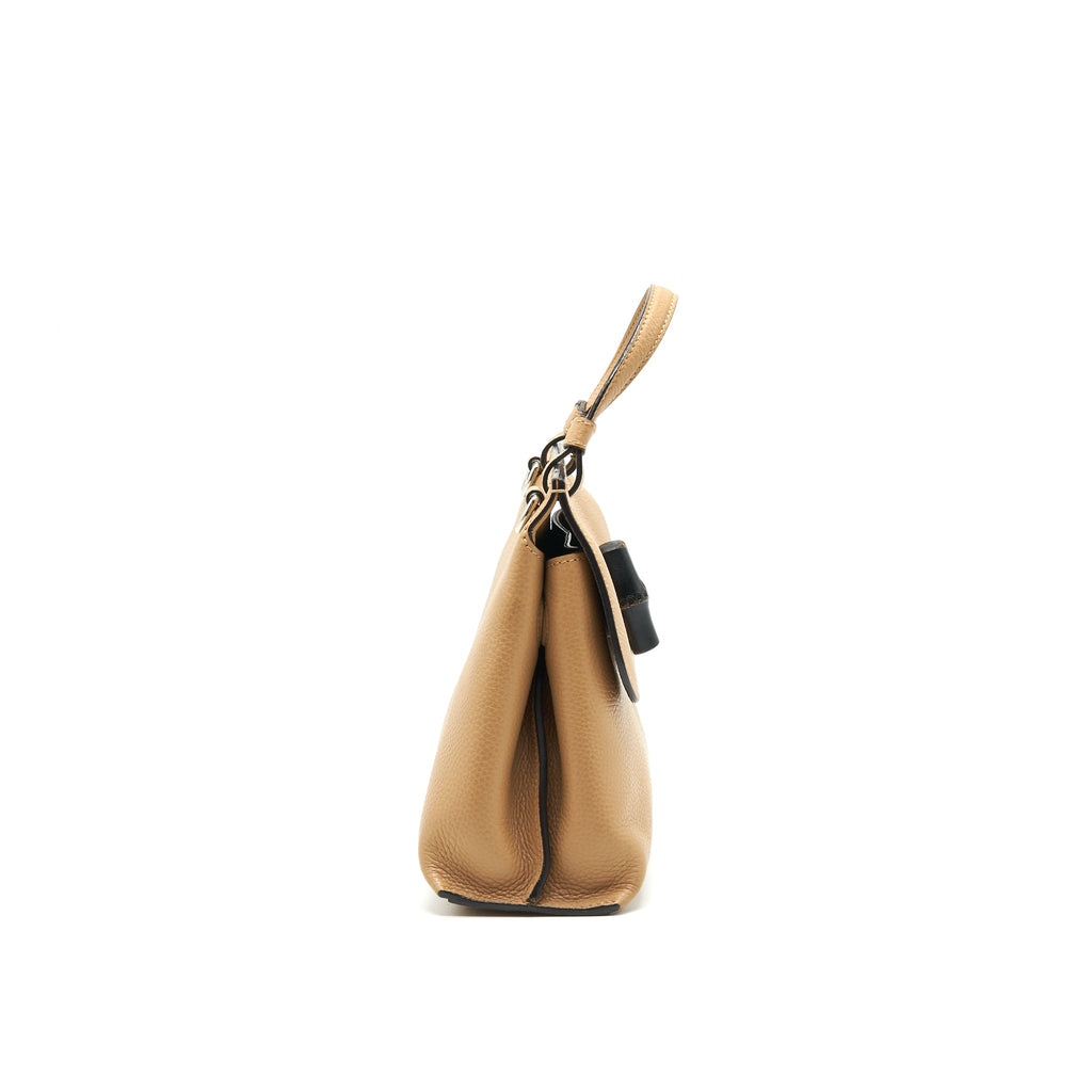 gucci-bamboo-daily-leather-top-handle-bag-beige