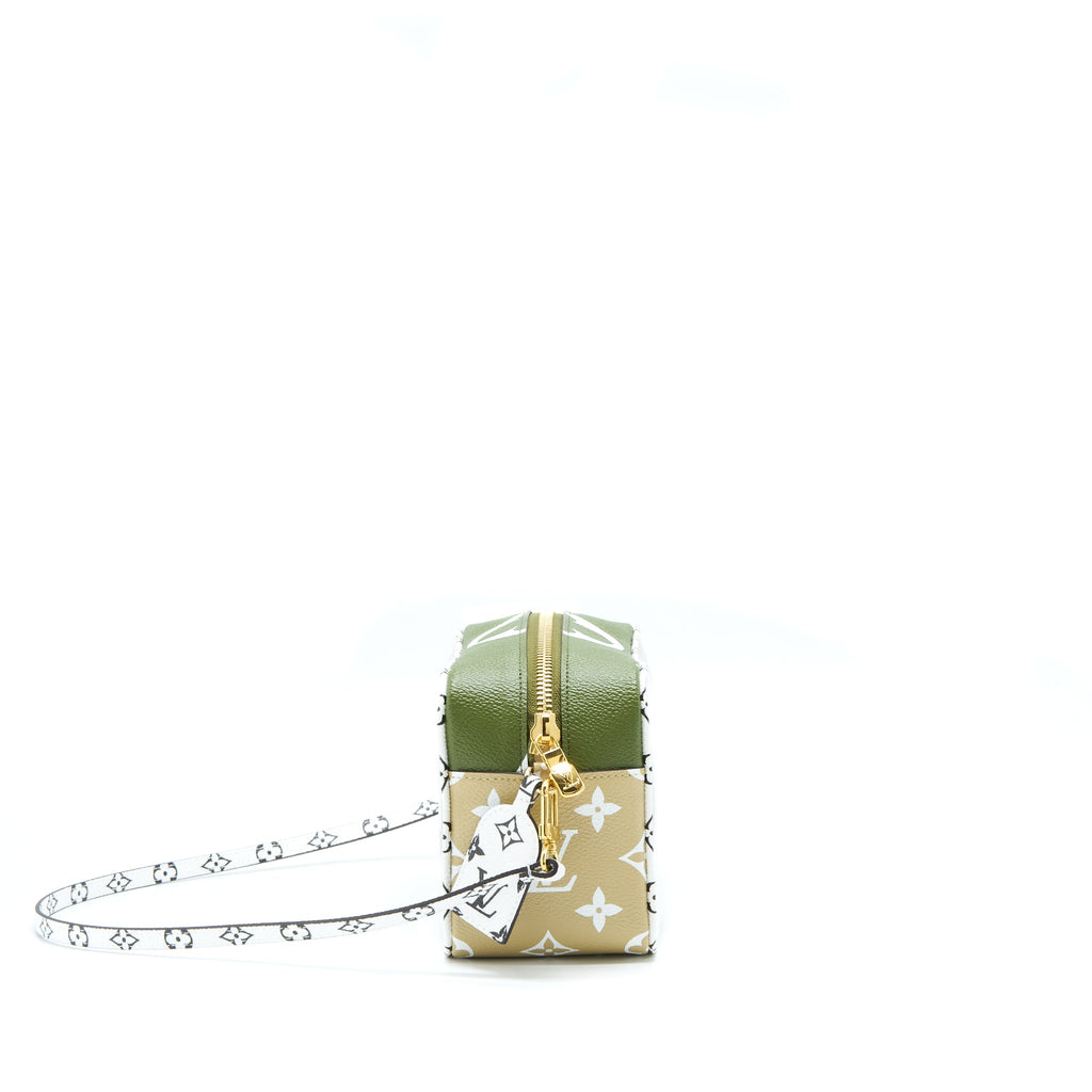 louis-vuitton-pvc-giant-beach-pouch-multi-colour-with-an-extra-strap