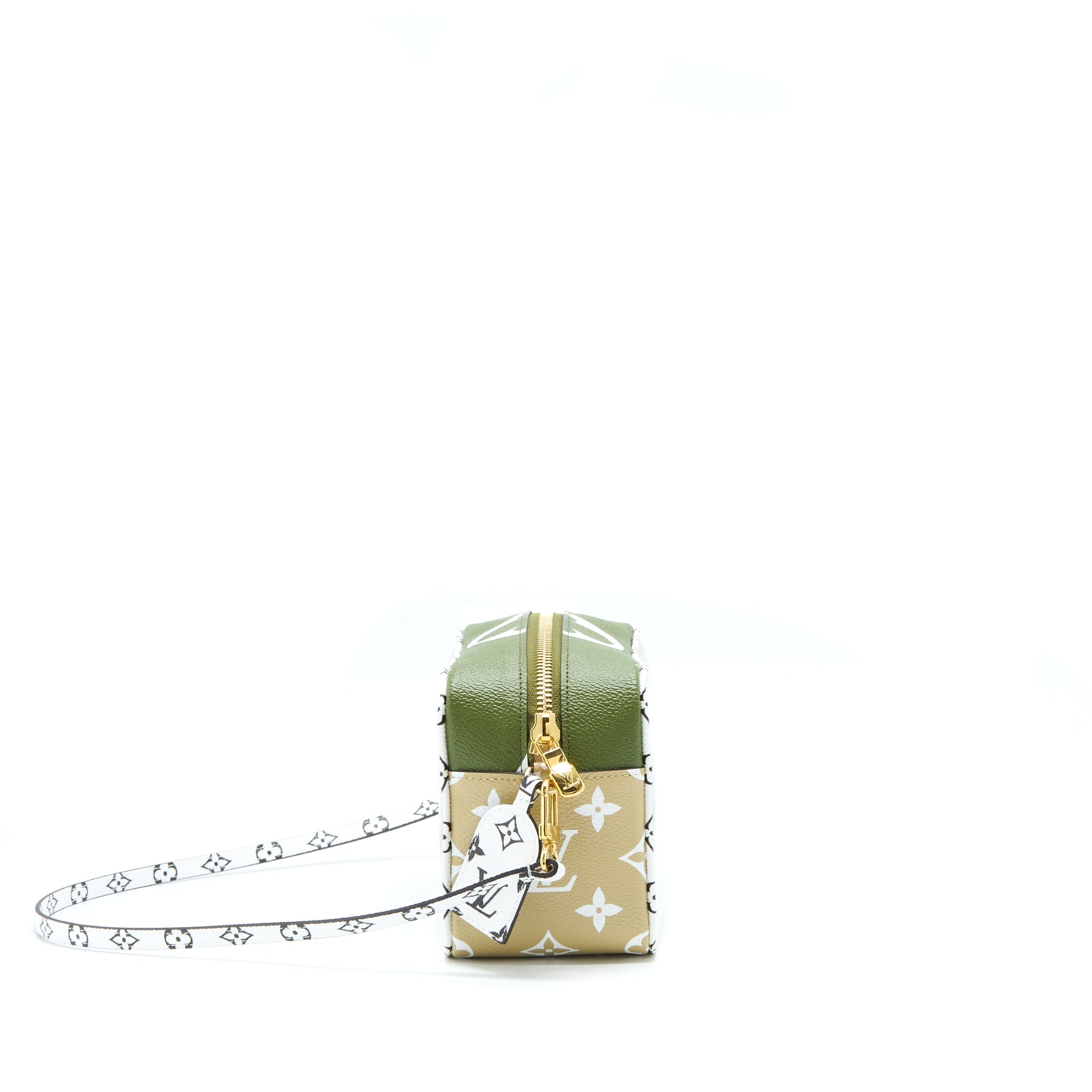 louis-vuitton-pvc-giant-beach-pouch-multi-colour-with-an-extra-strap