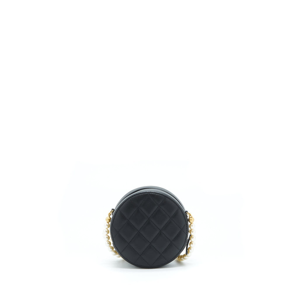 chanel-pearl-round-clutch-with-chain-calfskin-black-ghw