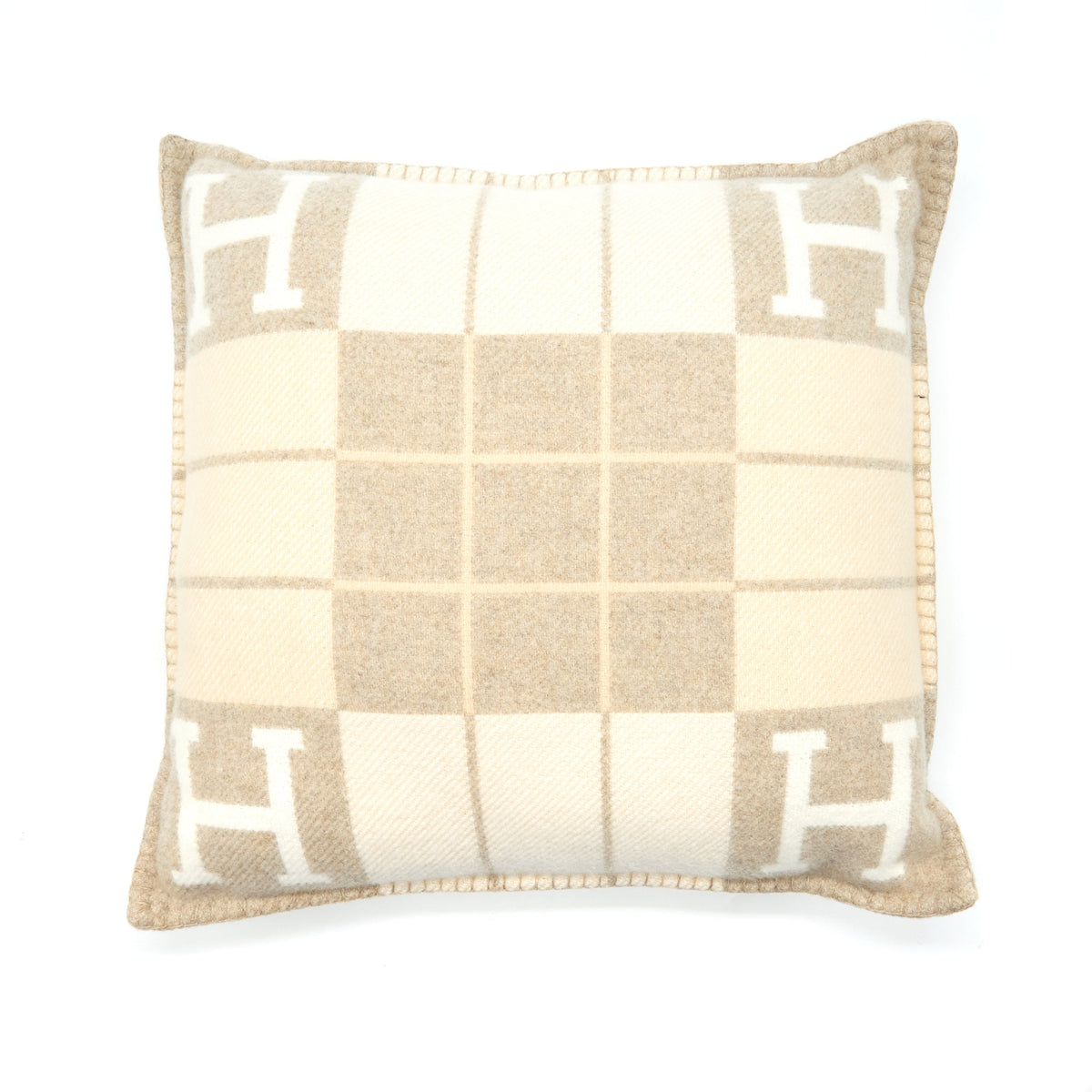 hermes-avalon-iii-pillow-camomille-colour