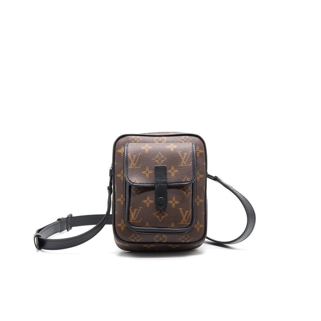 louis-vuitton-christopher-wearable-wallet-1