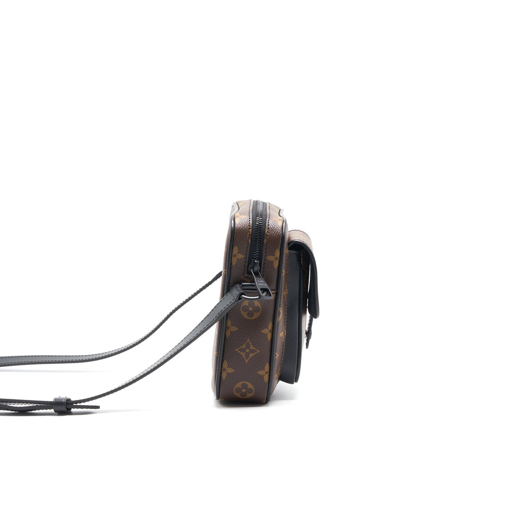 louis-vuitton-christopher-wearable-wallet-1