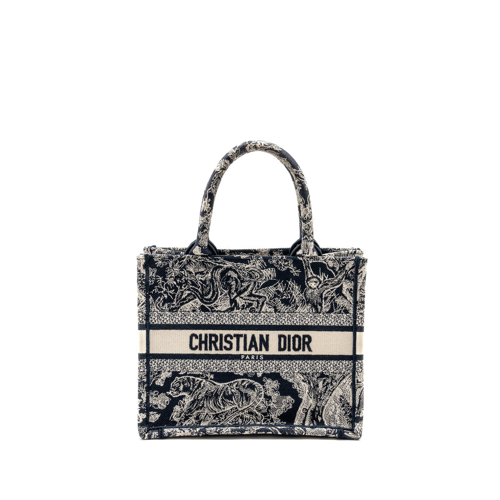 dior-small-book-tote-blue-white-toile-de-jouy-reverse-embroidery