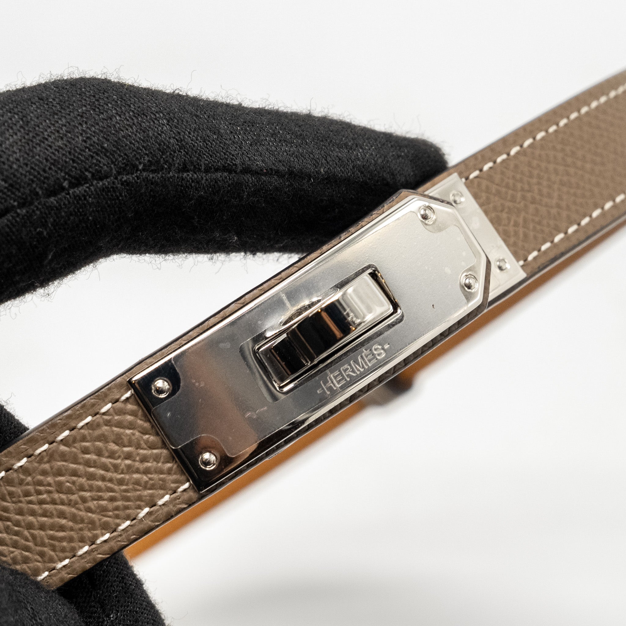 hermes-kelly-pocket-18-belt-epsom-etoupe-shw-stamp-u