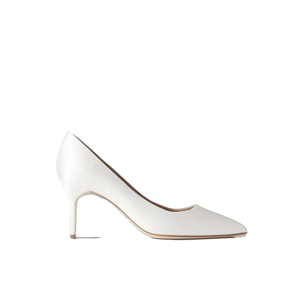 MANOLO BLAHNIK MARTEUIL LACE PUMPS WHITE