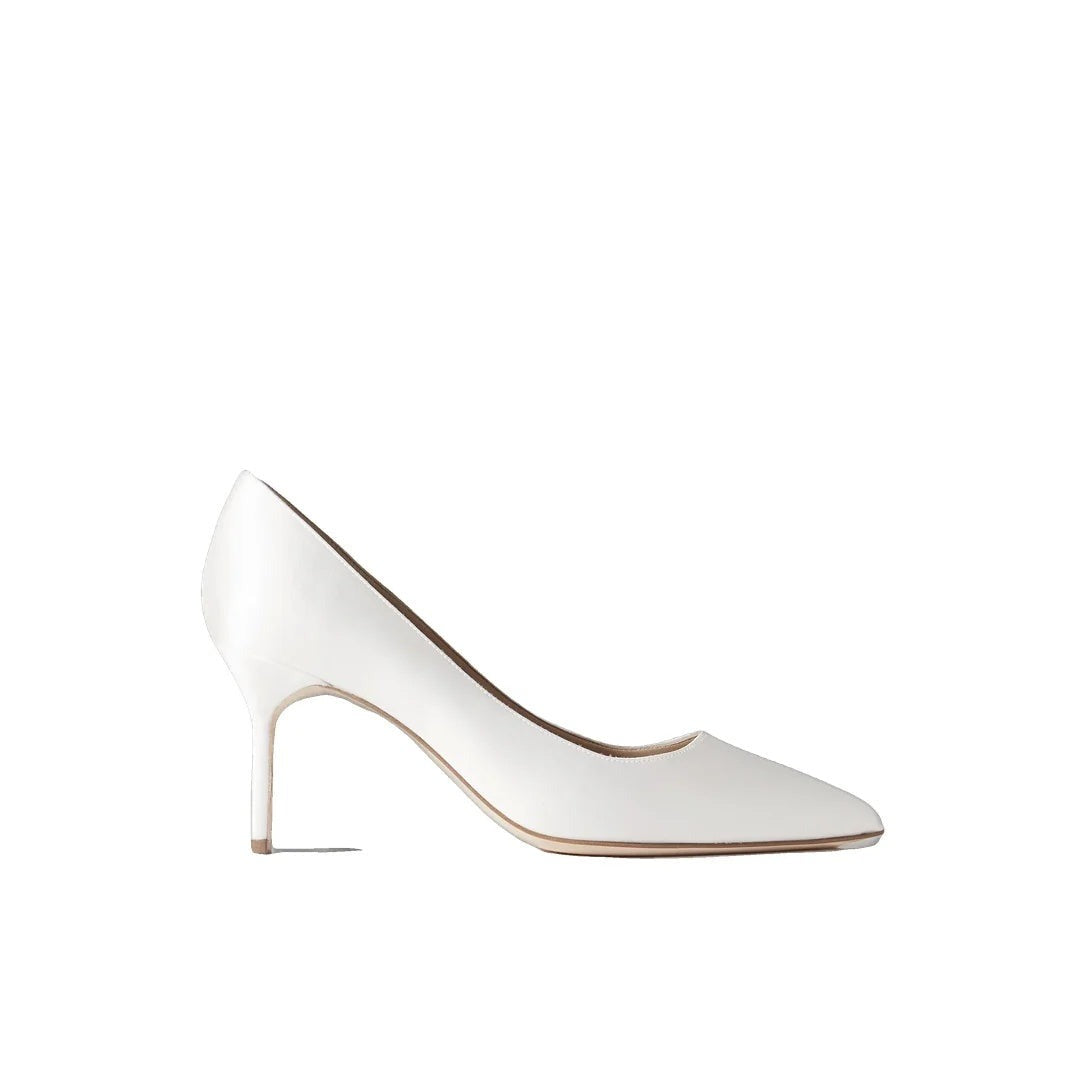 MANOLO BLAHNIK MARTEUIL LACE PUMPS WHITE