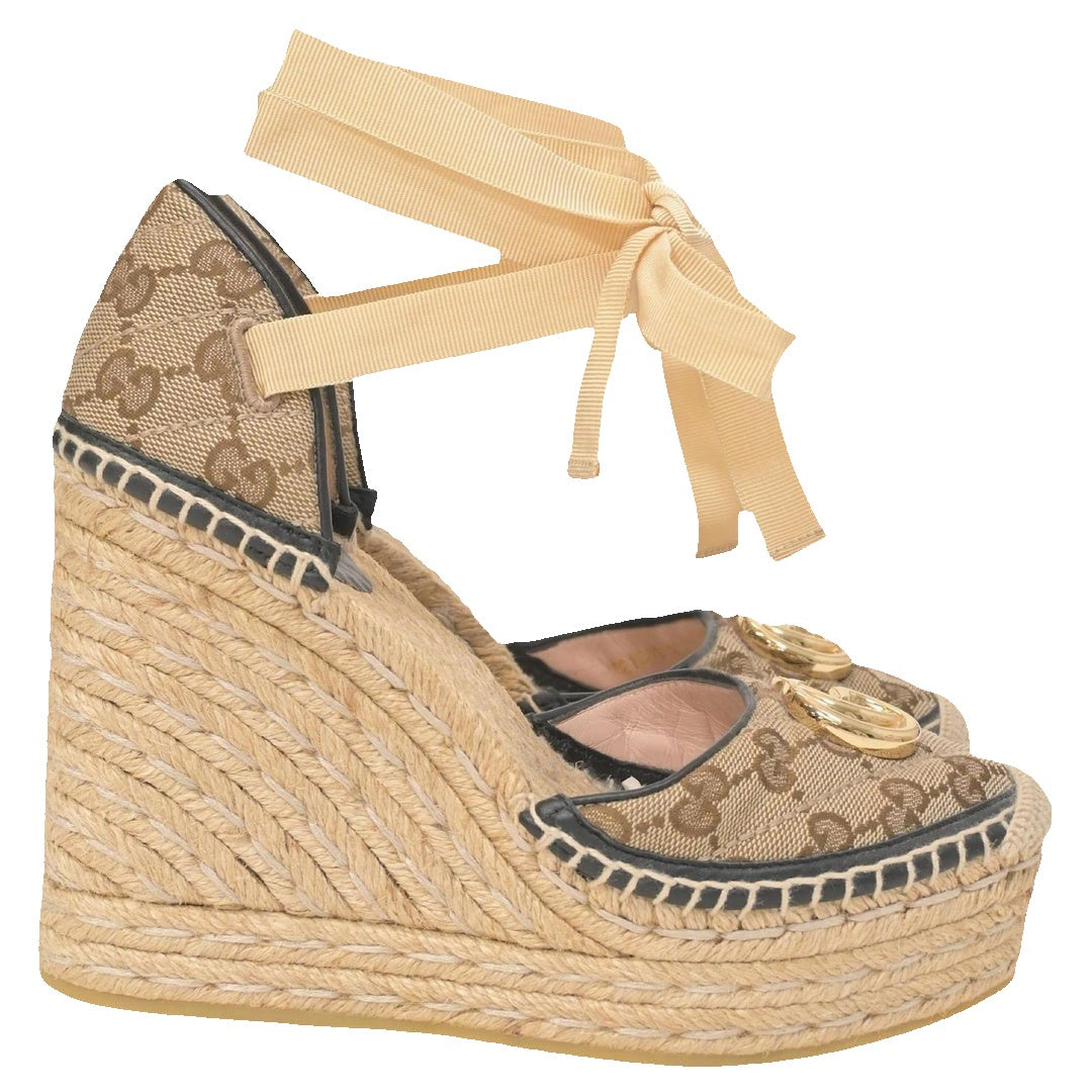 GUCCI GG RAFFIA MONOGRAM ANKLE WRAP PLATFORM ESPADRILLE WEDGE SANDALS BEIGE